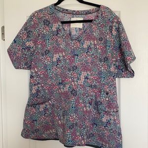 Vera Bradley scrub top